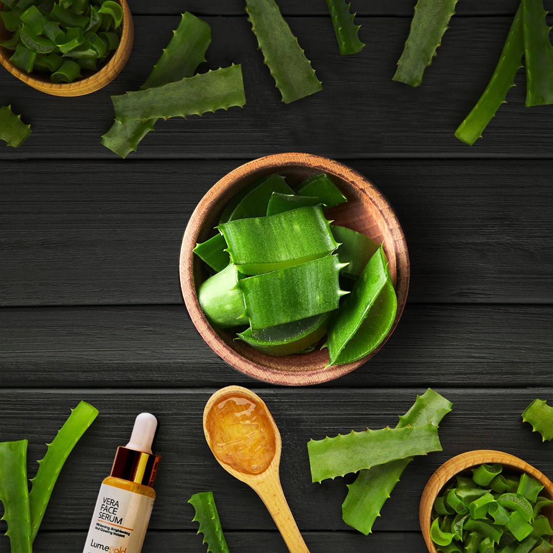 Aloe vera (lidah buaya) dan asam traneksamat sangat bermanfaat untuk kesehatan kulit.