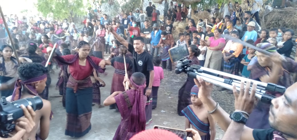 Ritual adat Neba Uel oleh masyarakat Lewohala, Flores Timur, Nusa Tenggara Timur.