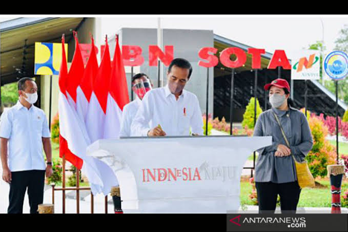 Presiden Jokowi meresmikan PLBN Sota