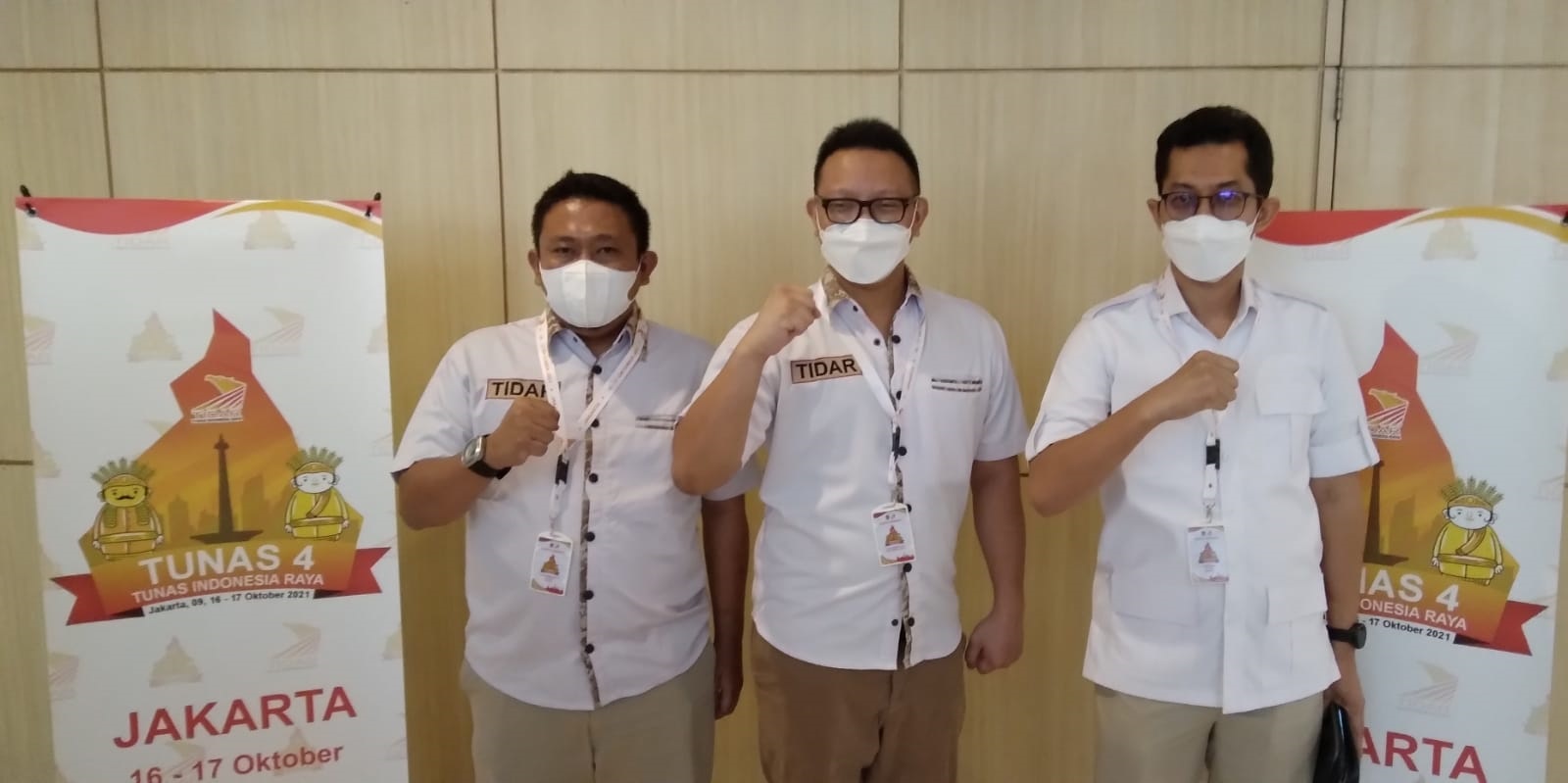 Ketua Umum PP TIDAR Aryo Djohohadikusumo (tengah) bersama pengurus