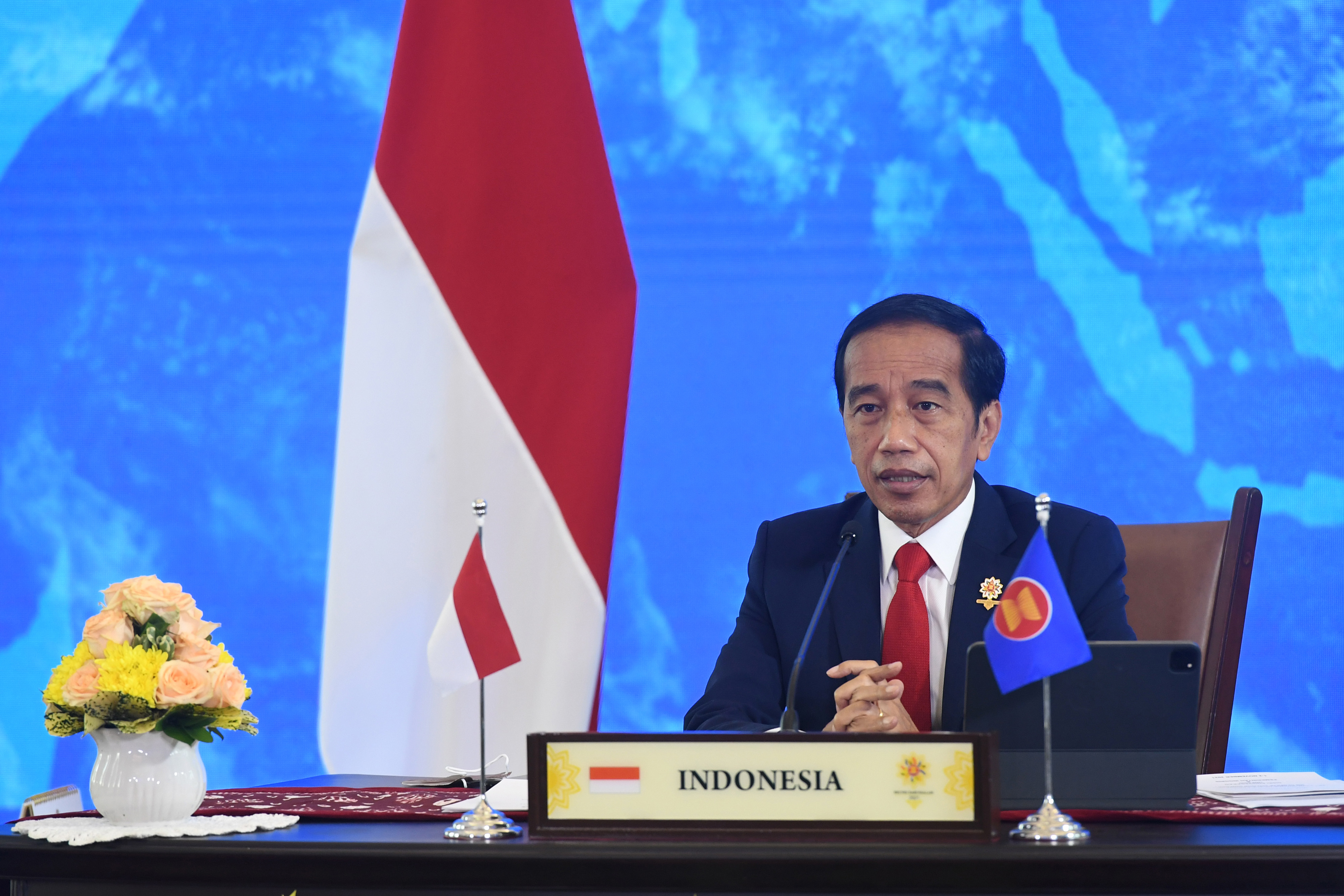Presiden Joko Widodo saat menghadiri KTT ASEAN secara virtual di Istana Kepresidenan, Bogor.
