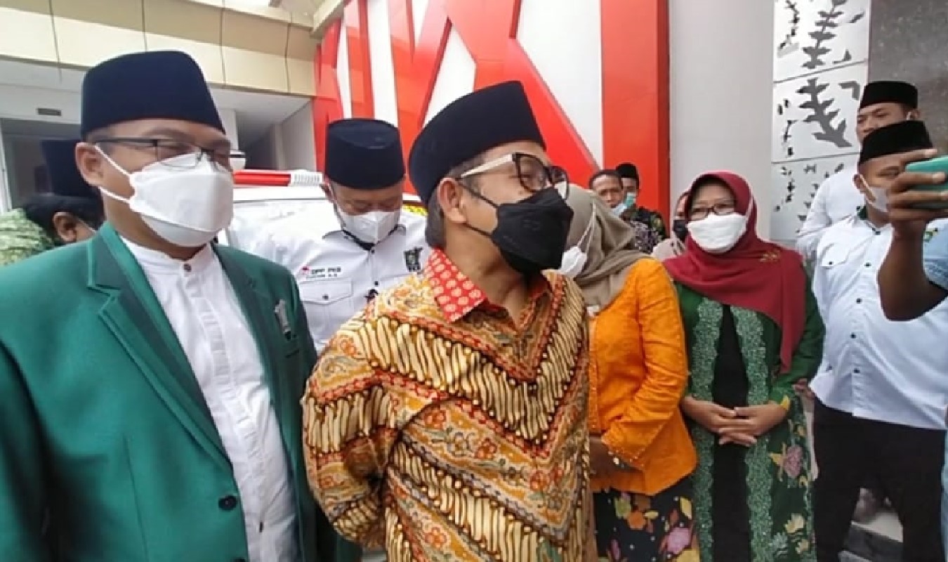  Ketua Umum DPP PKB Muhaimin Iskandar (baju batik), Minggu (17/10),  menyatakan akan maju menjadi calon presiden Pemilu 2024. 