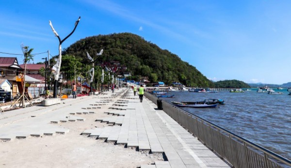 Kawasan Pantai Marina Labuan Bajo  
