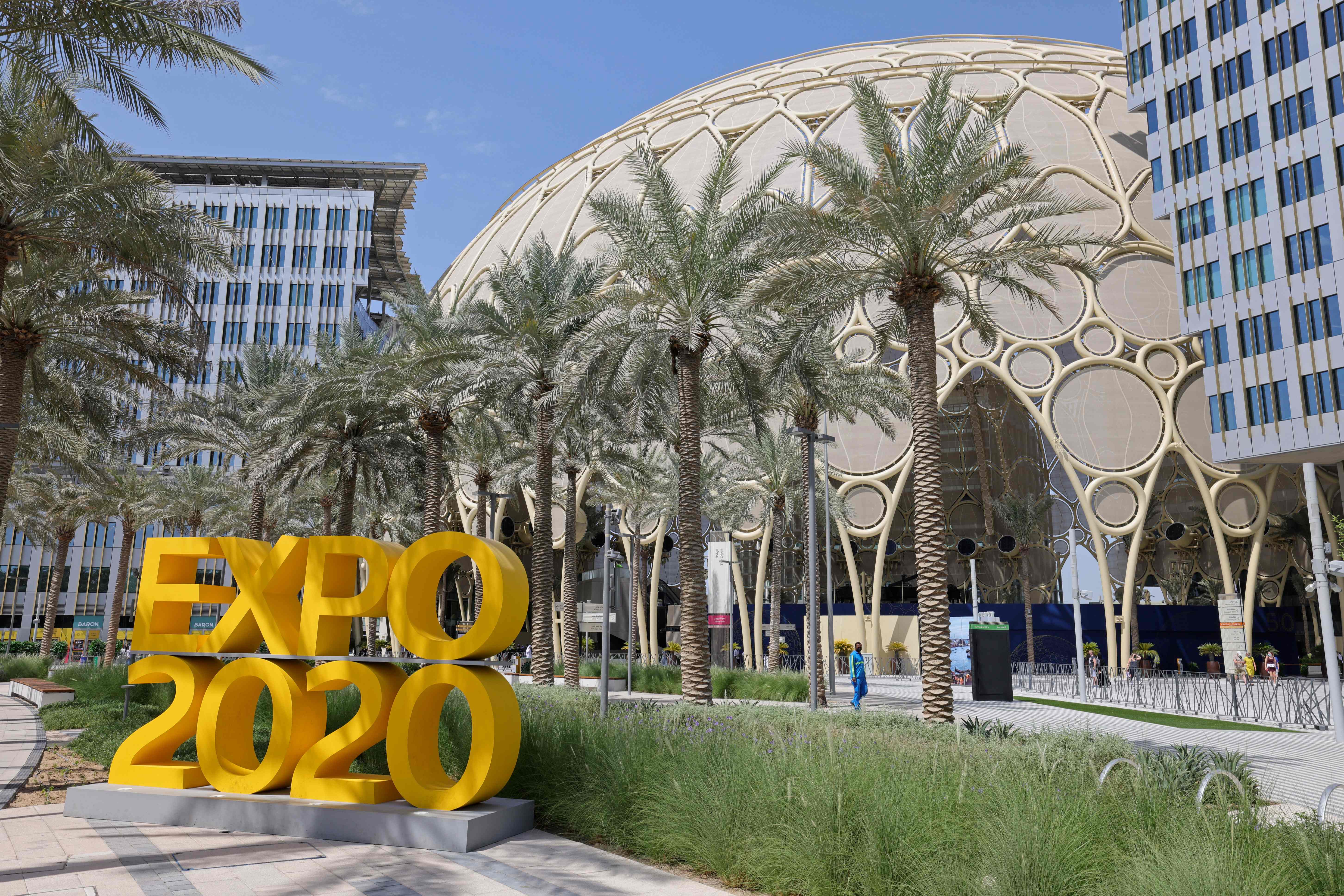 Pemandangan di depan Plaza Al-Wasi sebagai 'Heart of Expo 2020' di Dubai, Uni Emirat Arab.