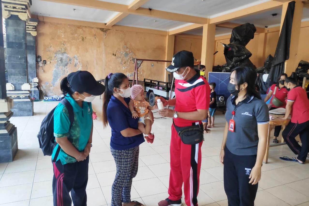 Ilustrasi pemberian makanan tambahan bagi balita di Kota Denpasar