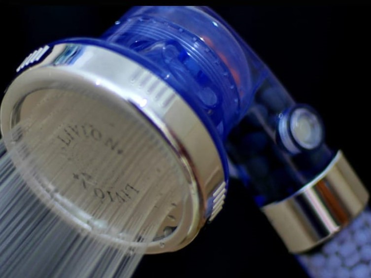 Kualitas air yang buruk dapat menyebabkan gangguan kesehatan, seperti gatal-gatal atau keracunan.