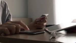 Sosiolog UGM Sebut Pekerja Pinjol Adalah Korban