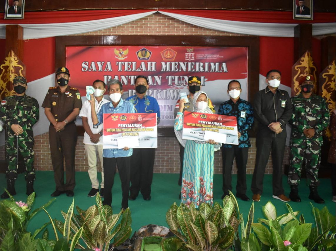 Kodim 0911/Nunukan menggelar kegiatan Baktimu untuk Negeri melalui penyaluran BTPKLW di di wilayah Perbatasan RI - Malaysia.