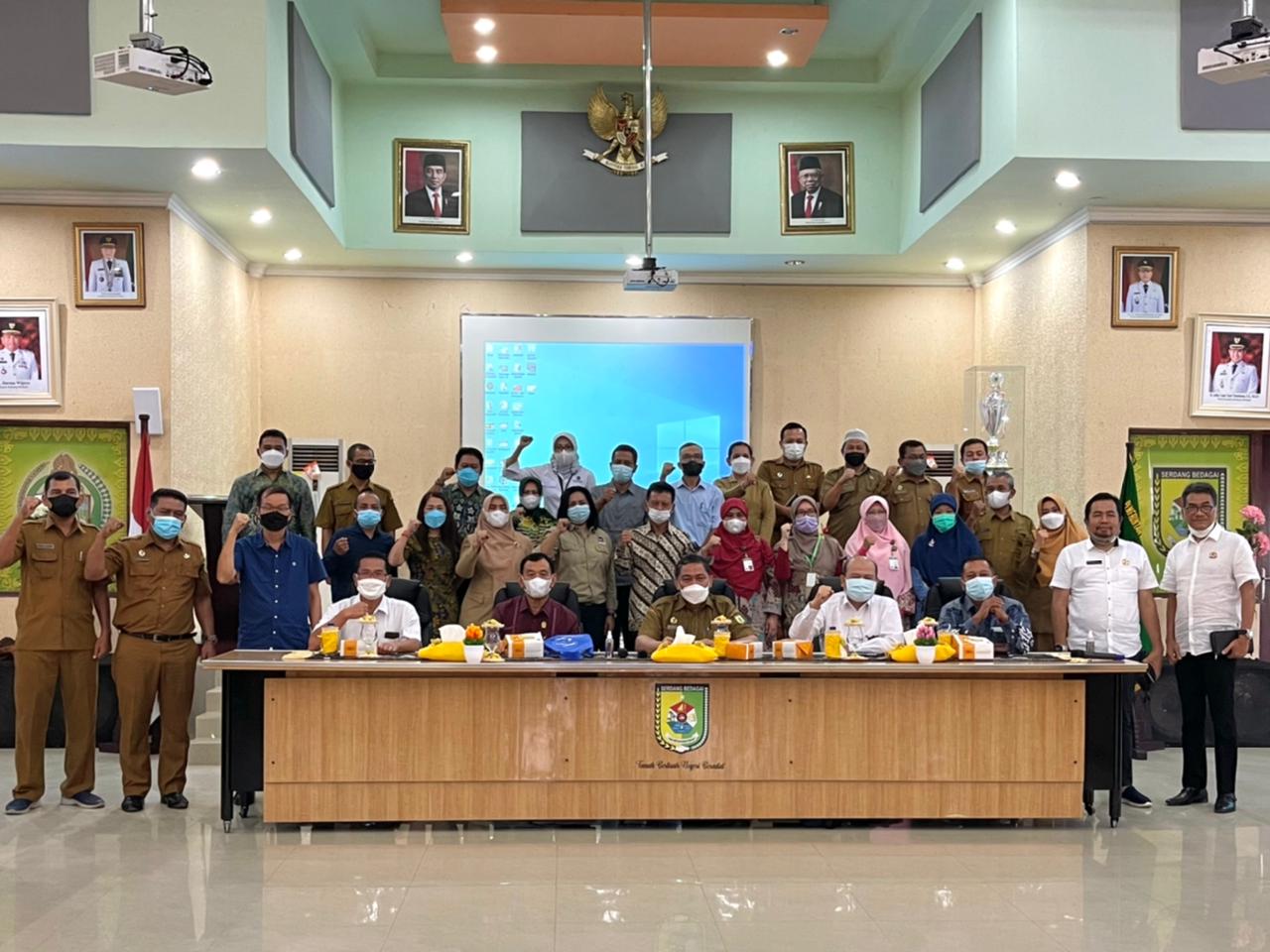 Peserta rapat koordinasi pemanfaatan ikan gabus untuk pencegahan stunting dan Covid-19 di Aula Kantor Bupati Sergai. 