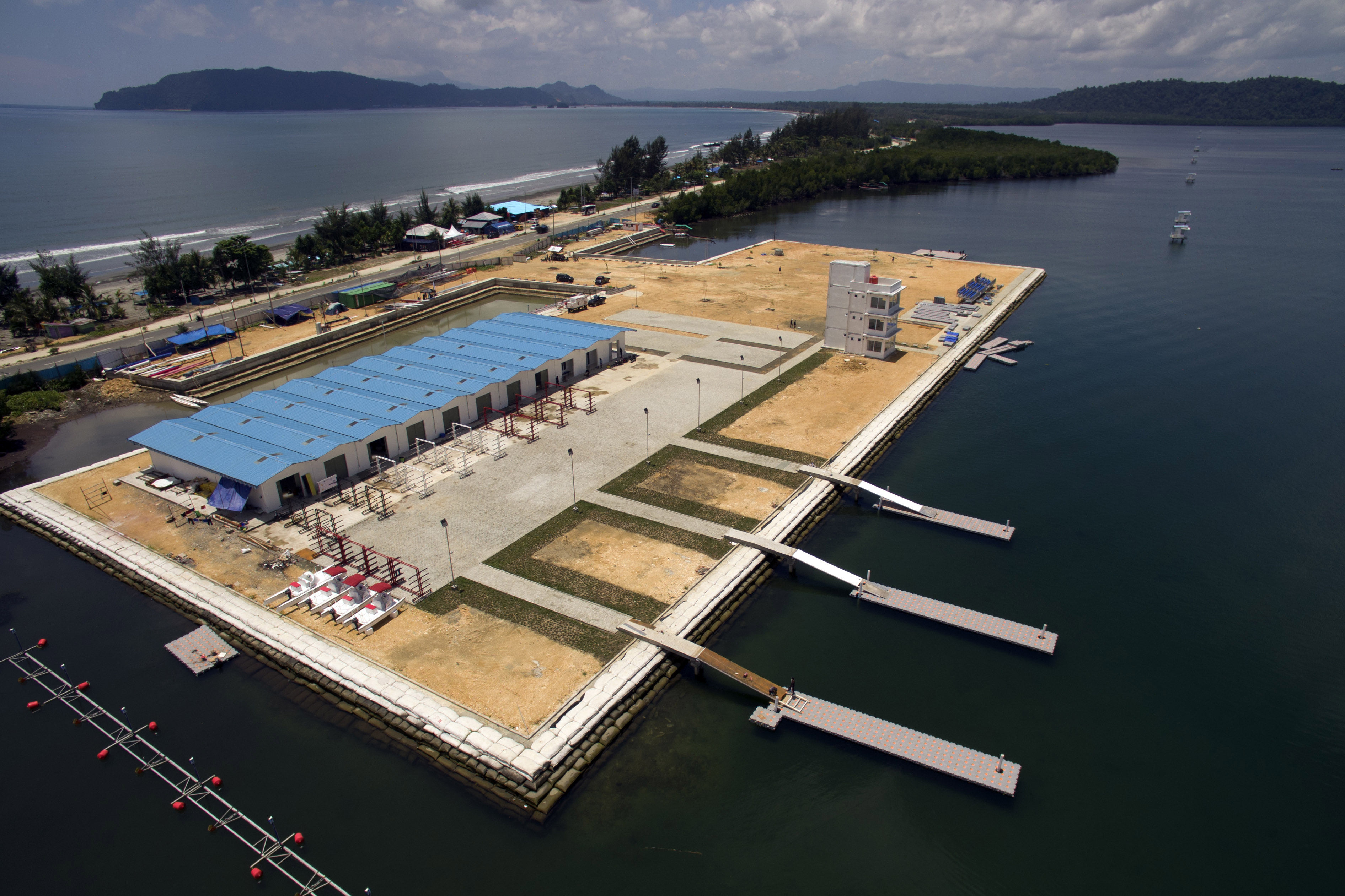 Foto udara venue dayung PON XX Papua di Teluk Youtefa, Kota Jayapura.