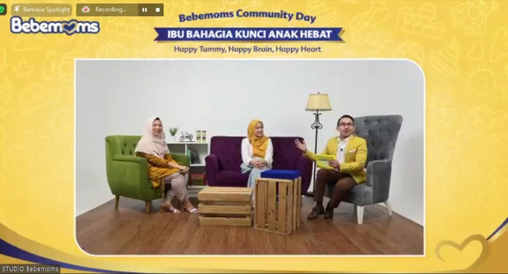 Sejumlah narasumber memaparkan pentingnya membuat Ibu bahagia