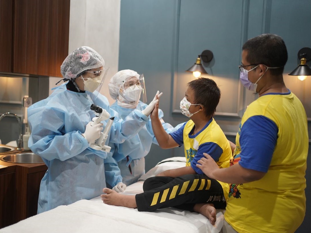 Dibandingkan dengan anak-anak normal, anak-anak penyandang down syndrome memiliki risiko lebih tinggi terkait masalah kesehatan.