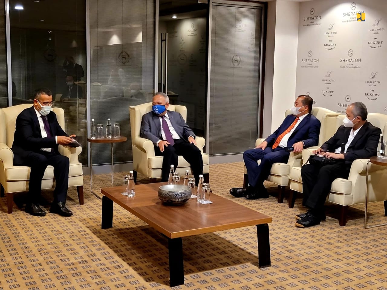 Menteri PUPR Basuki (kedua dari kiri).