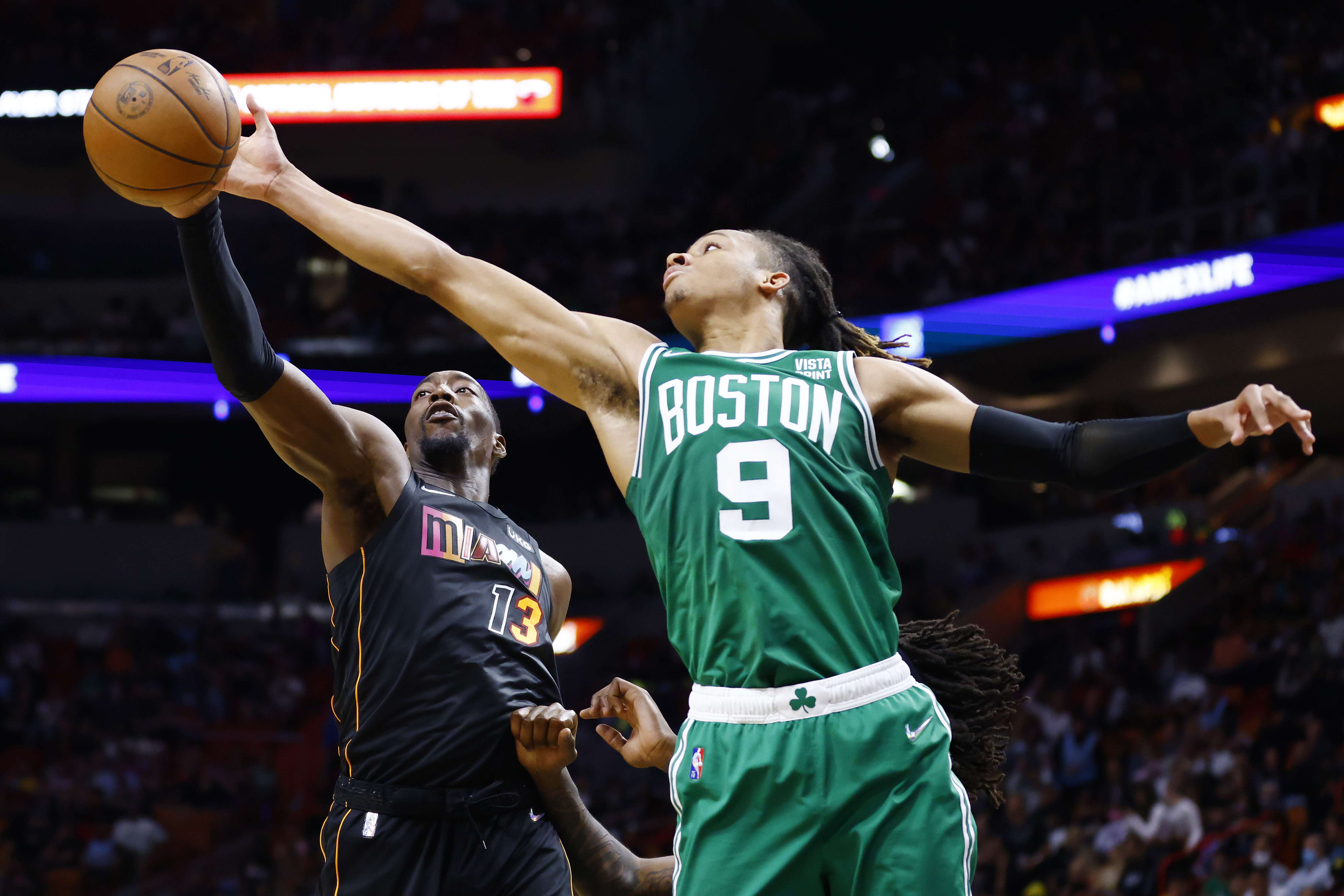Celtics Hadiahi Heat Kekalahan Pertama di Kandang