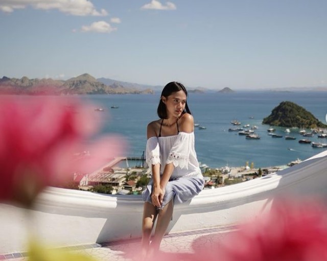 Selebritas Della Dartyan