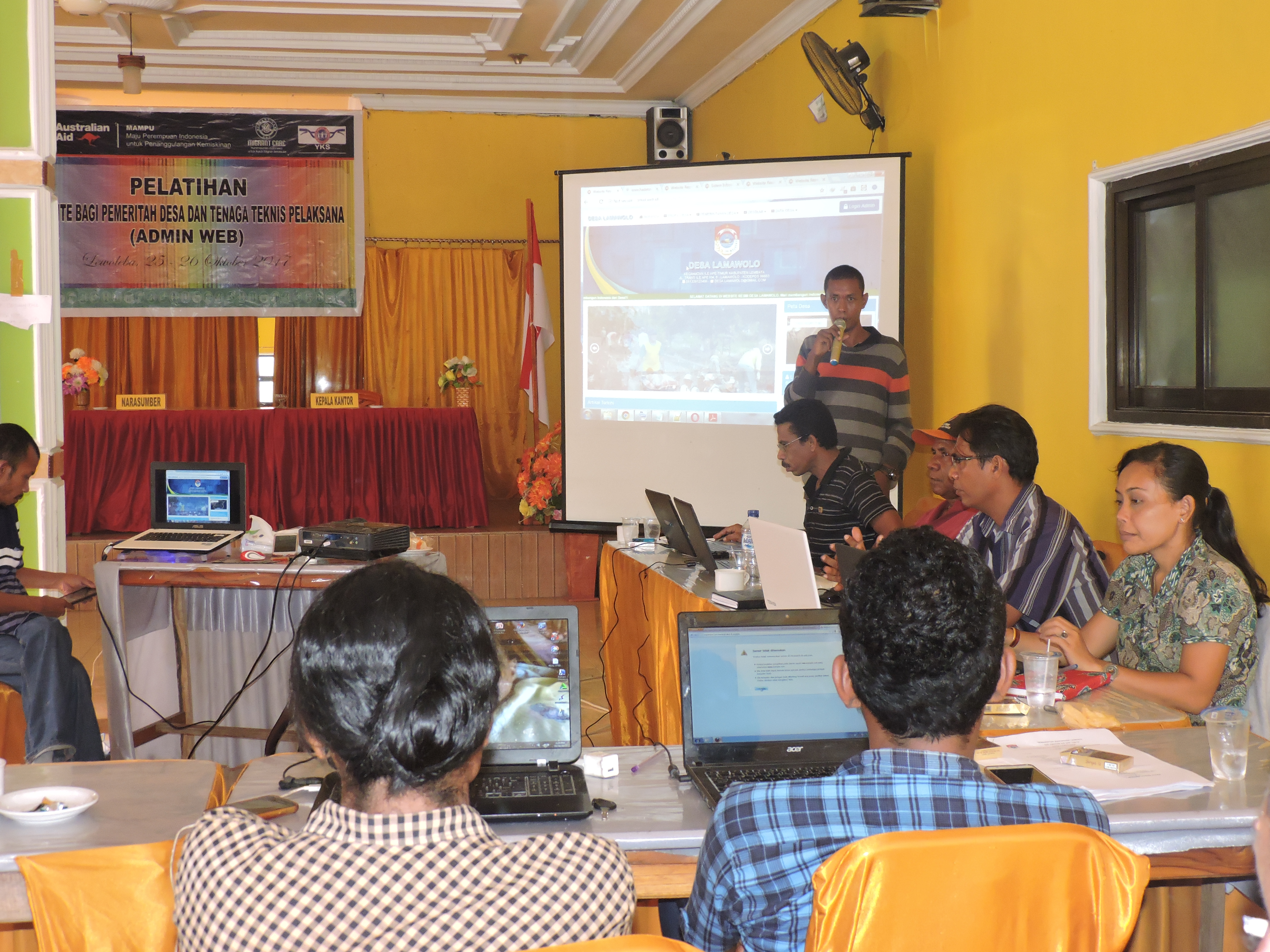 Bantuan Internet Bakti Kominfo Menginspirasi Program Smart Village di  Desa Hadakewa