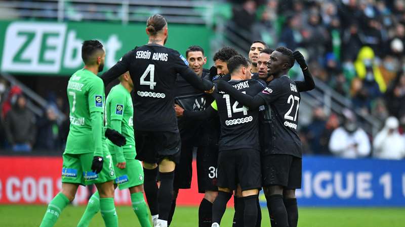 Pemain PSG merayakan kemenangan atas Saint-Etienne 