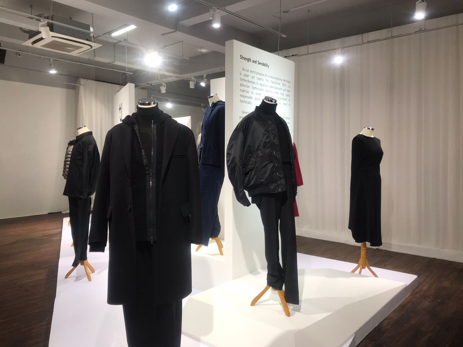  Jil Sander, Uniqlo mengumumkan peluncuran +J Fall/Winter 2021 collection.