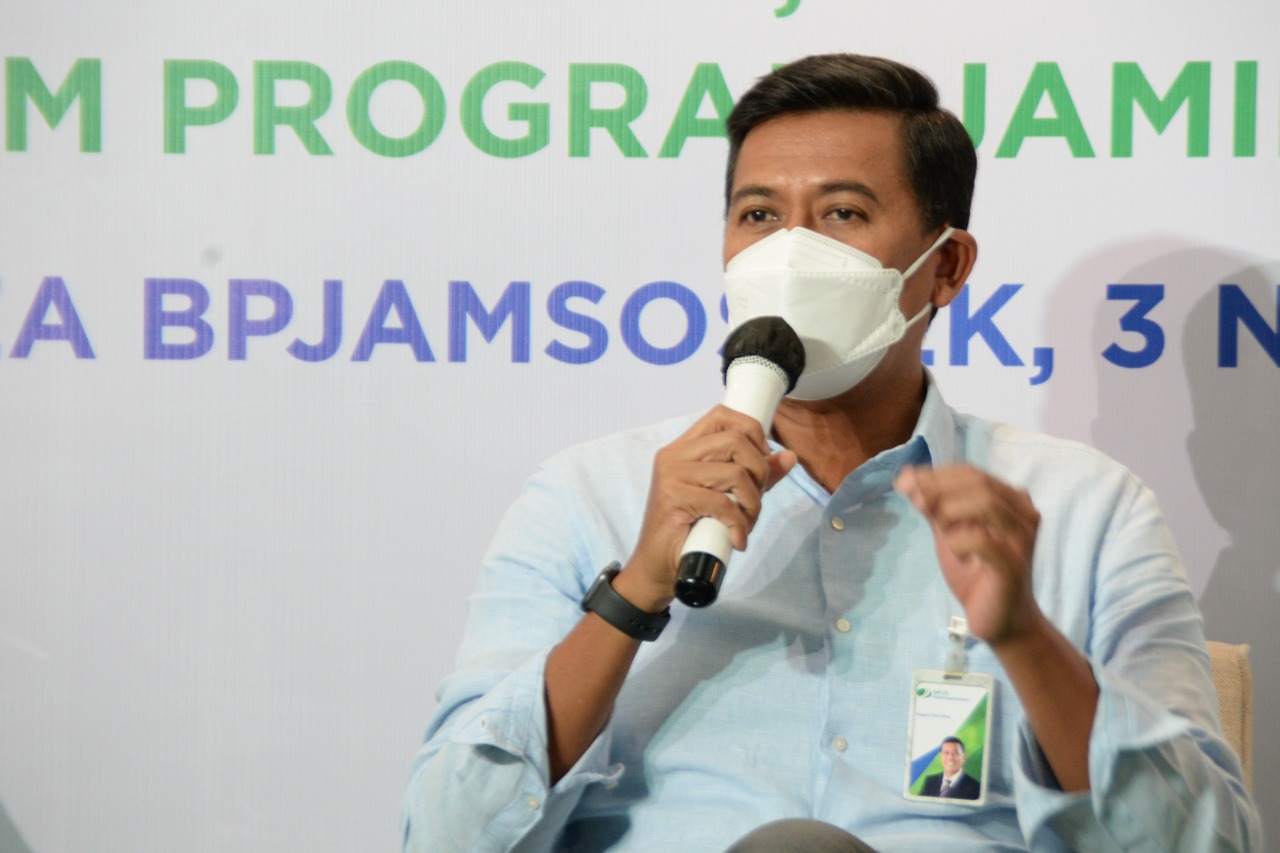 Direktur Utama BPJAMSOSTEK Anggoro Eko Cahyo memberi penjelasan tentang Permenanker No 17 Tahun 2021. 