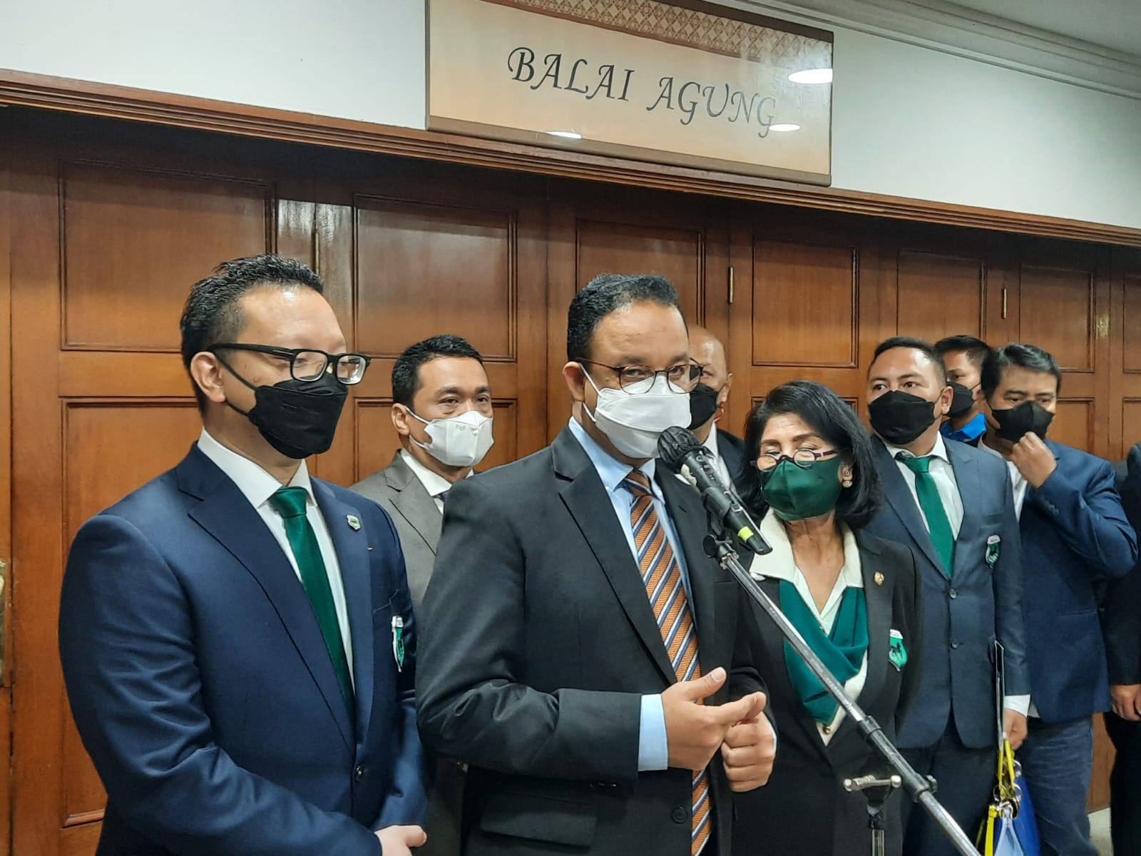 Gubernur DKI Jakarta, Anies Baswedan, melantik pengurus Pordasi DKI Jakarta, di Balaikota DKI, Jumat (5/11).