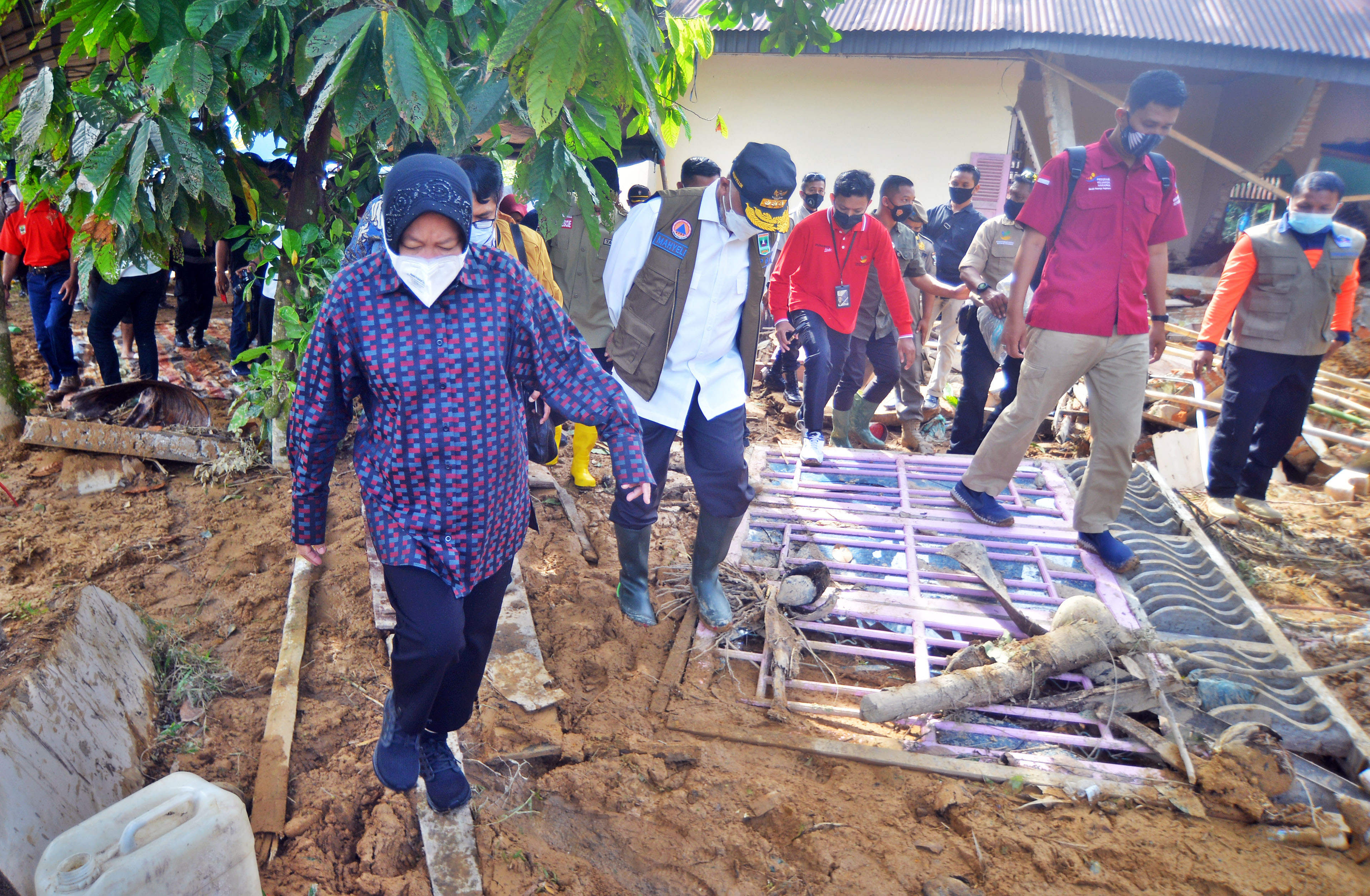 Antisipasi La Nina, Mensos Ajak Warga di Tepian Sungai Kapuas Siaga
