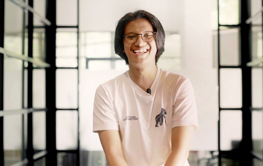 Ibnu Sina yang lulusan Jurusan Biokimia, IPB, kini meniti kerier jadi programer di perusahaan Werkdone, Singapura.