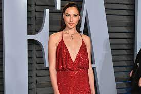 Gal Gadot Jajal Peran Antagonis di Red Notice