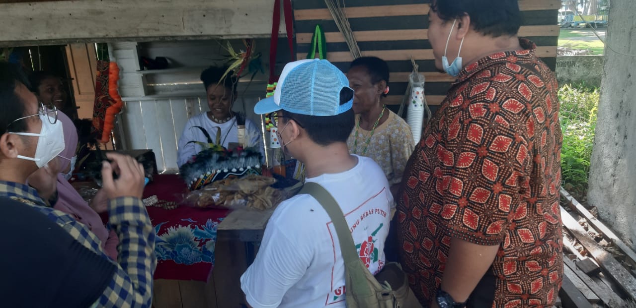 Agar Buah Merah, Kopi dan Noken Papua Eksis di Pasar Digital 