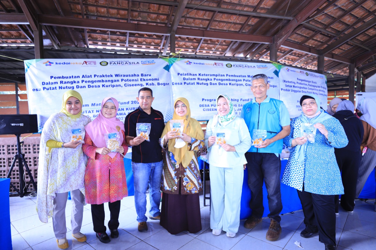 Kegiatan Program Matching Fund 2021 yang digelar Universitas Pancasila di Lembah Cisadane, Kecamatan Ciseeng, Kabupaten Bogor, Jawa Barat