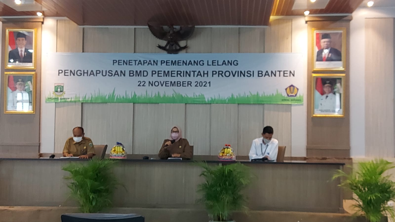  PEMPROV Banten menggelar lelang kendaraan dinas (randis) roda 2, 3, 4 dan 6 serta bongkaran gedung, Selasa (23/11/2021).