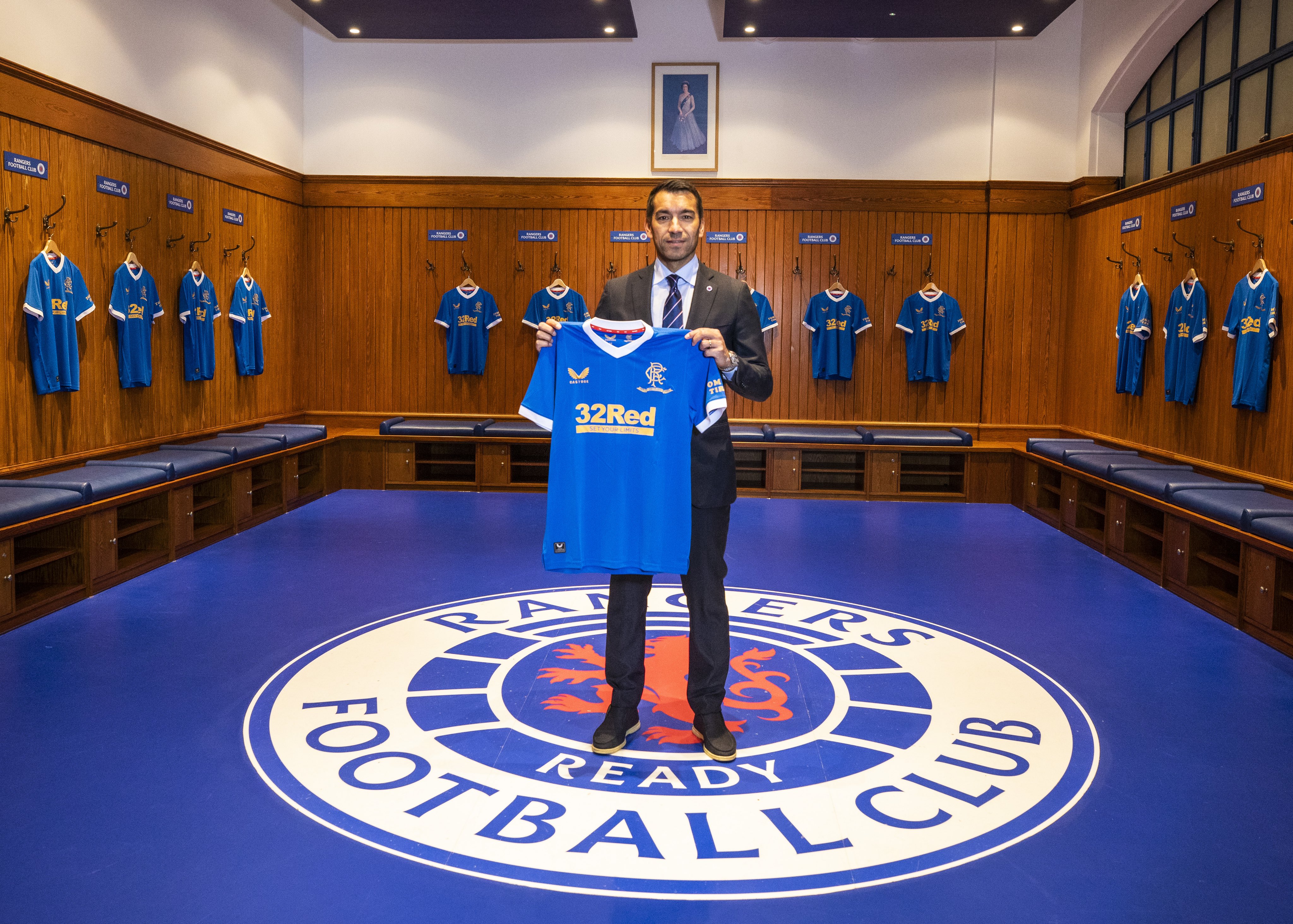 Pelatih Rangers Giovanni van Bronckhorst 