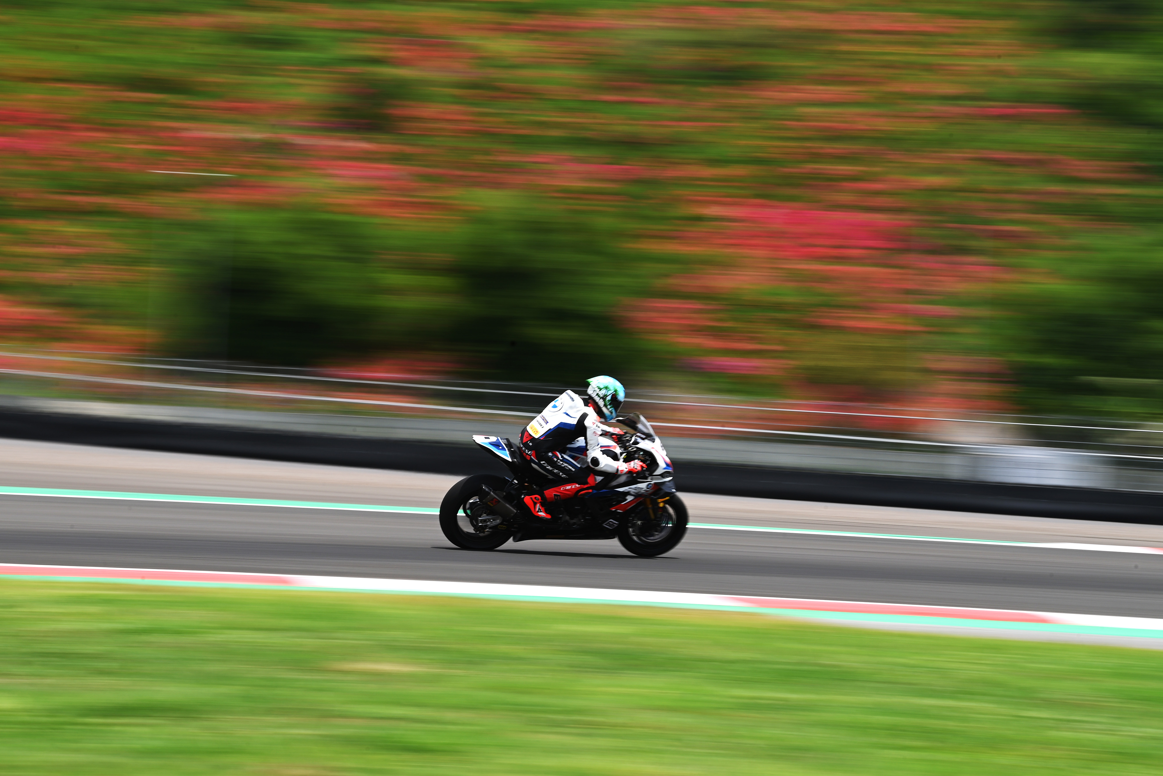 Pembalap BMW Motorrad WorldSBK Team Tom Sykes