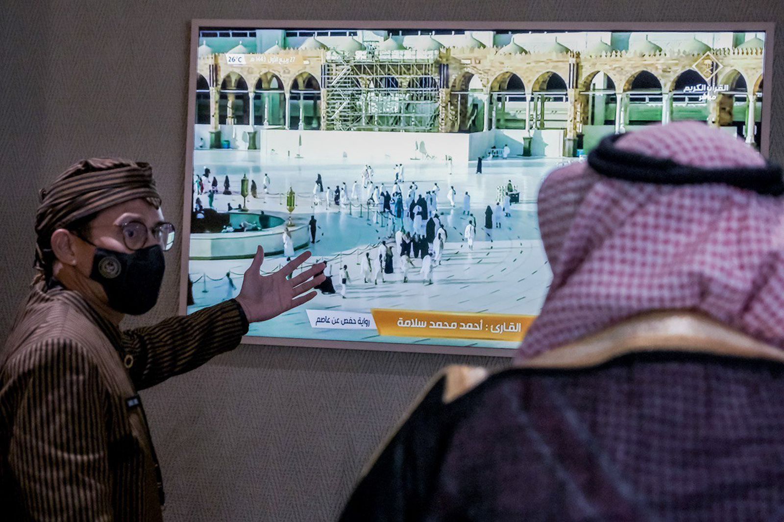 Menparekraf Sandiaga Uno berbincang dengan Dubes Arab Saudi untuk Indonesia Esam A. Abid Althagafi 