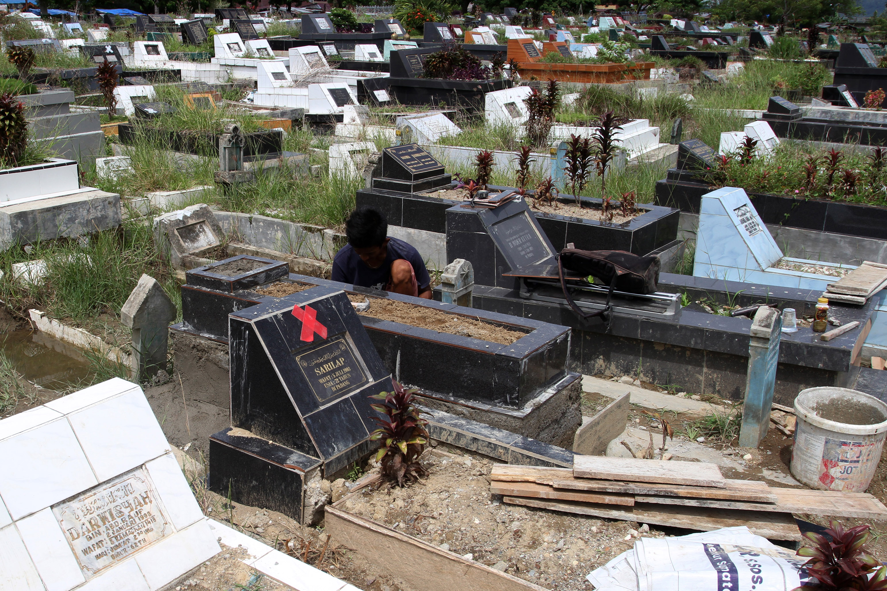Retribusi sewa tanah makam selama tiga tahun salah satu insentif dibebaskan oleh Pemprov DKI Jakarta.
