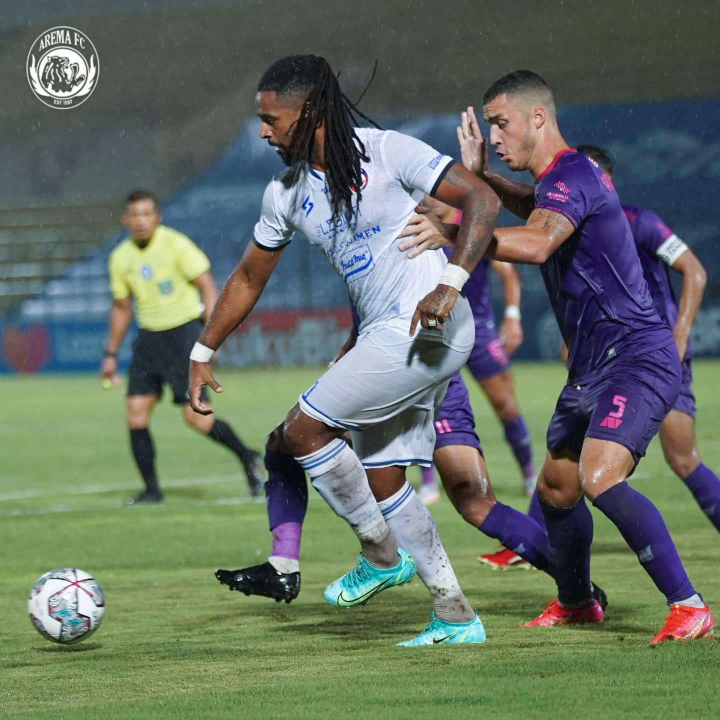 Arema FC versus Persik Kediri