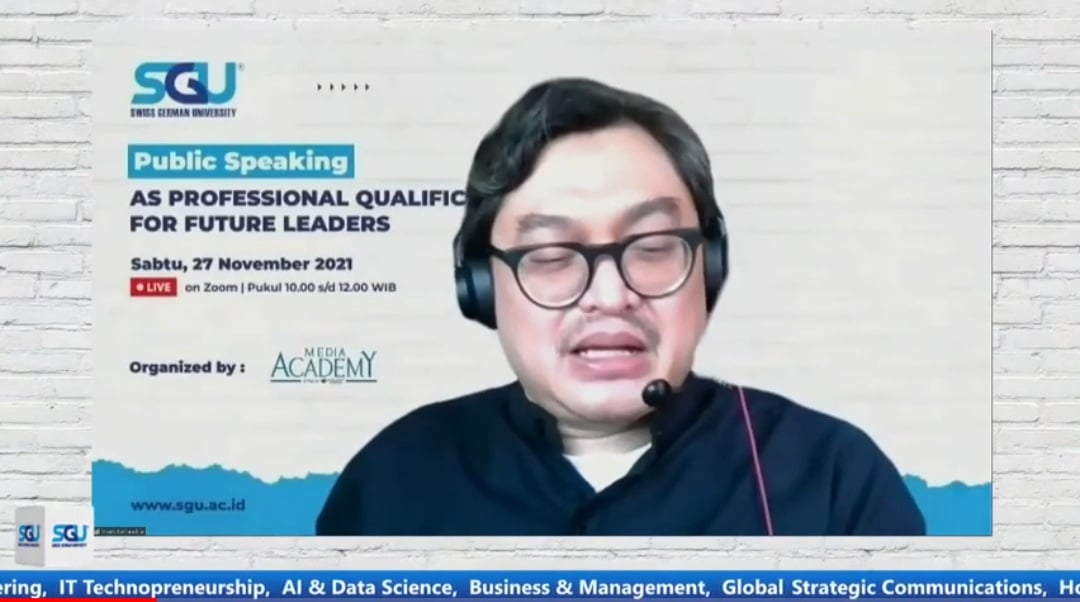 Webinar Public Speaking as Professional Qualification for Future Leaders yang diselnggarakan SGU bersama Media Academy, Sabtu (27/11/2021).