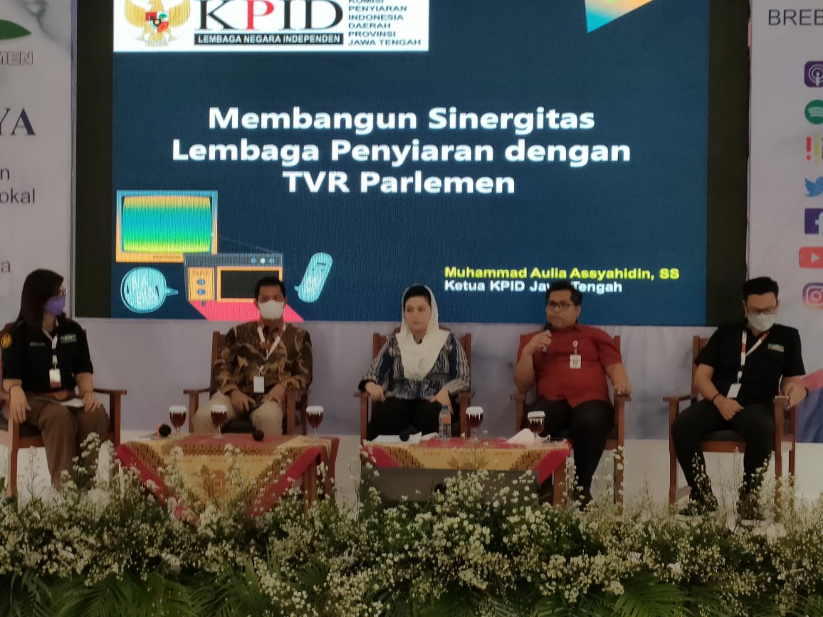 Diskusi bertema Membangun Pemahaman Publik Terhadap Kinerja Anggota DPR, di Islamic Center Brebes, Jateng, Kamis (25/11)