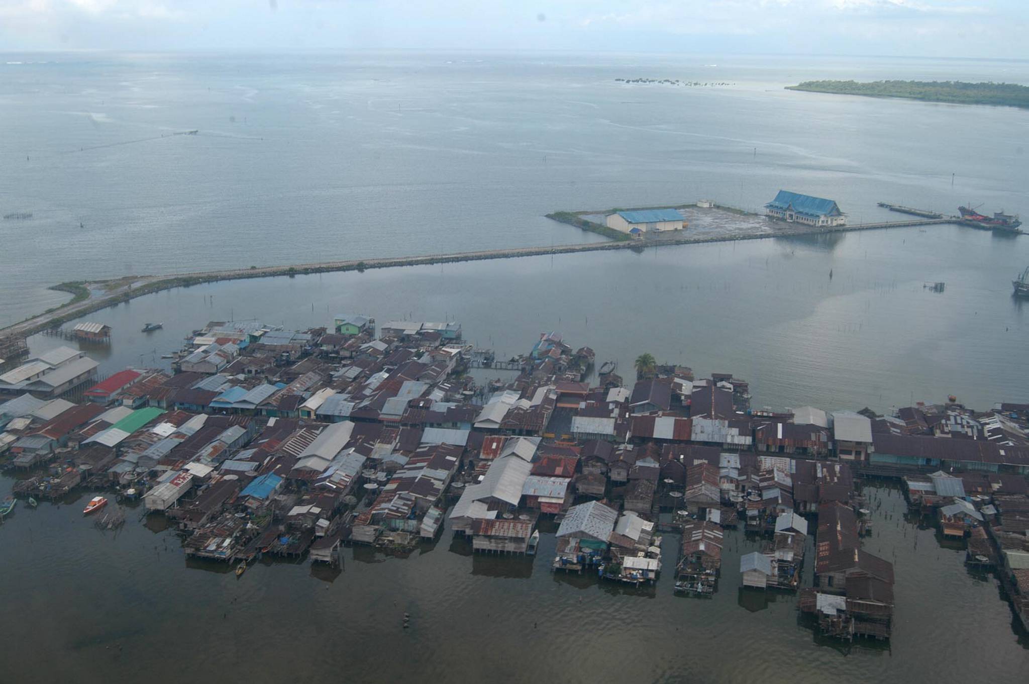 Suasana kampung nelayan di kawasan ranai, Natuna