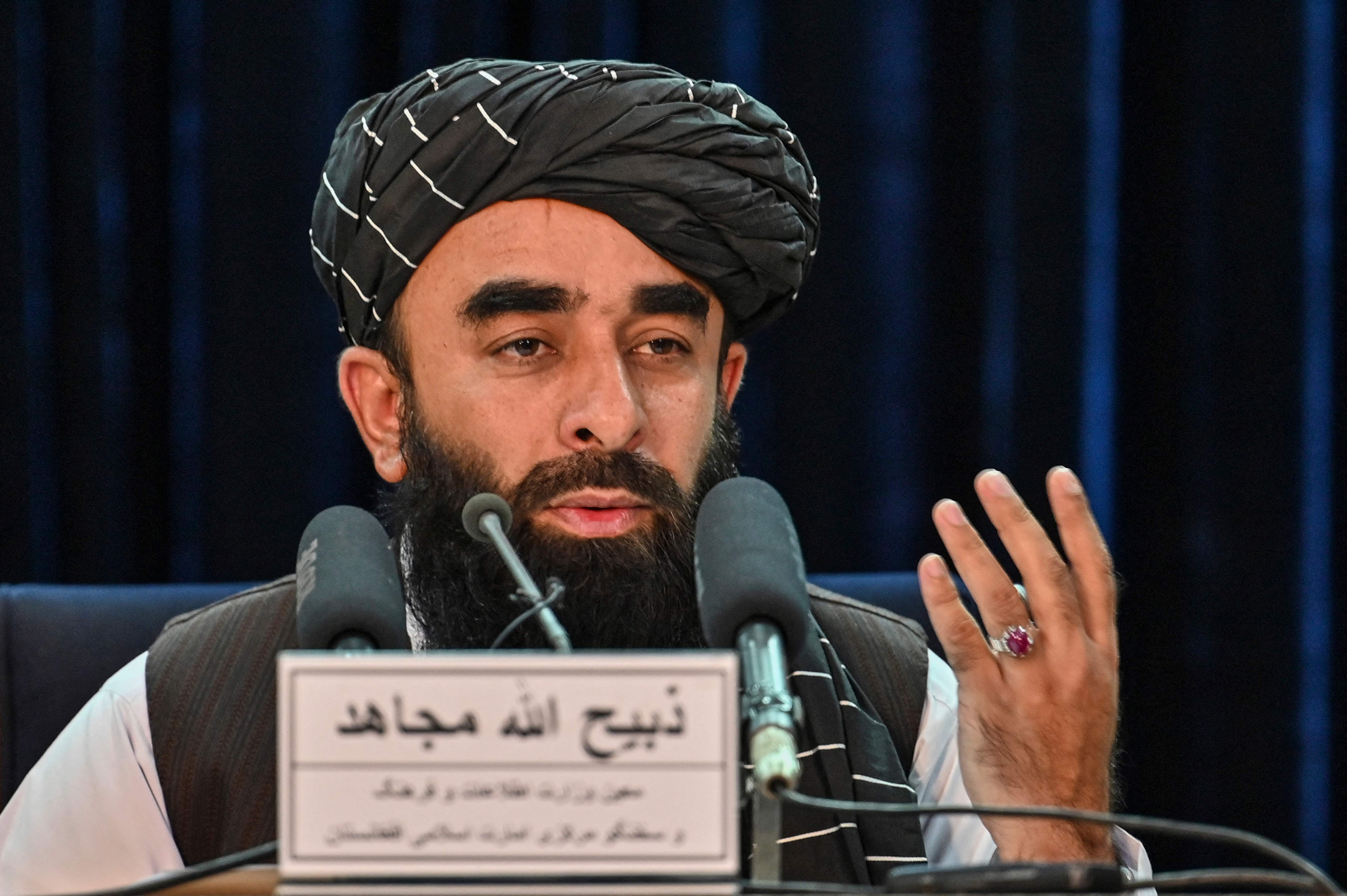  Juru bicara pemerintah Afghanistan dari kelompok Taliban Zabiullah Mujahid.
