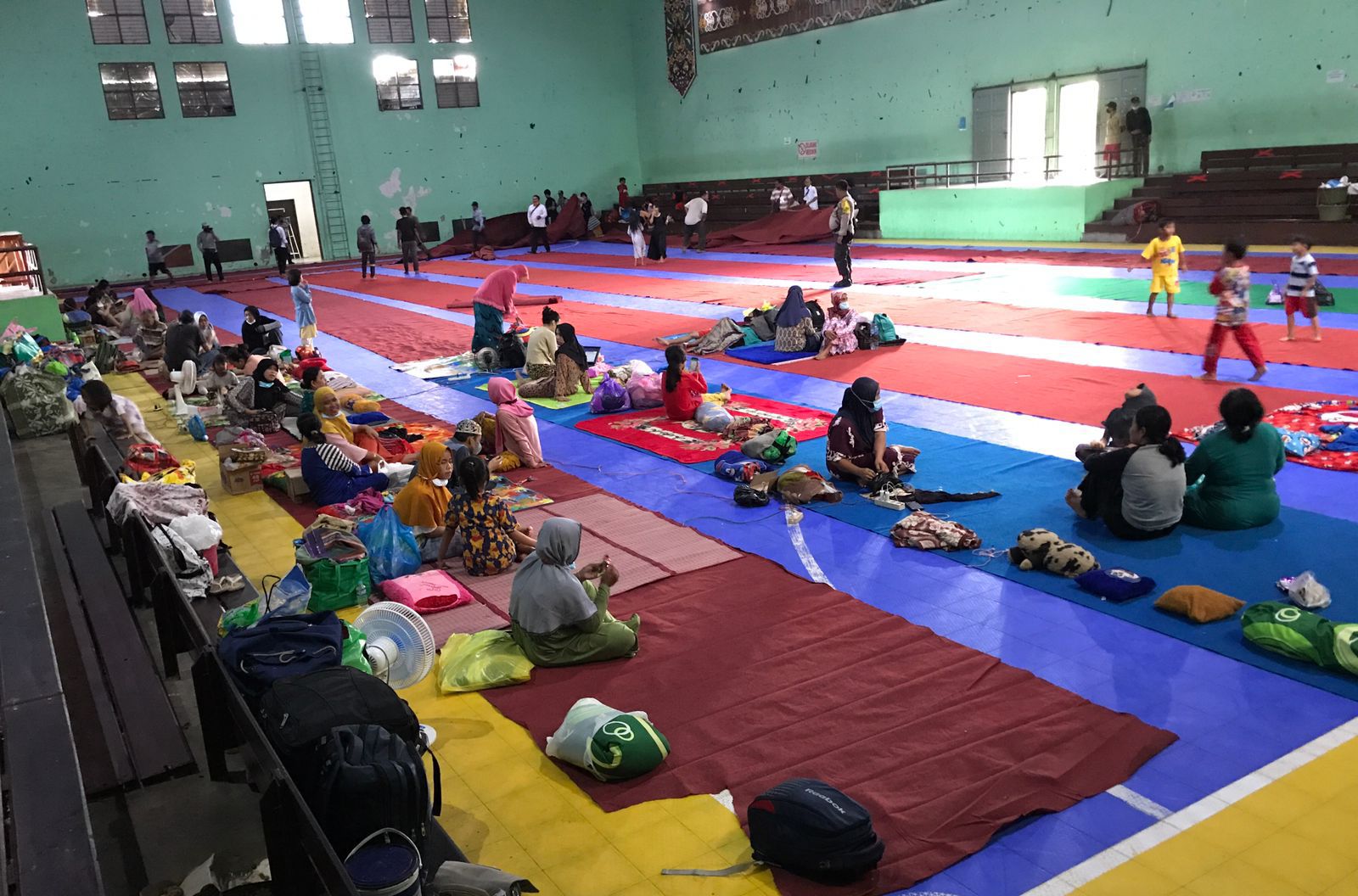 GOR futsal jadi tempat penampungan warga terdampak banjir Kalimantan Tengah