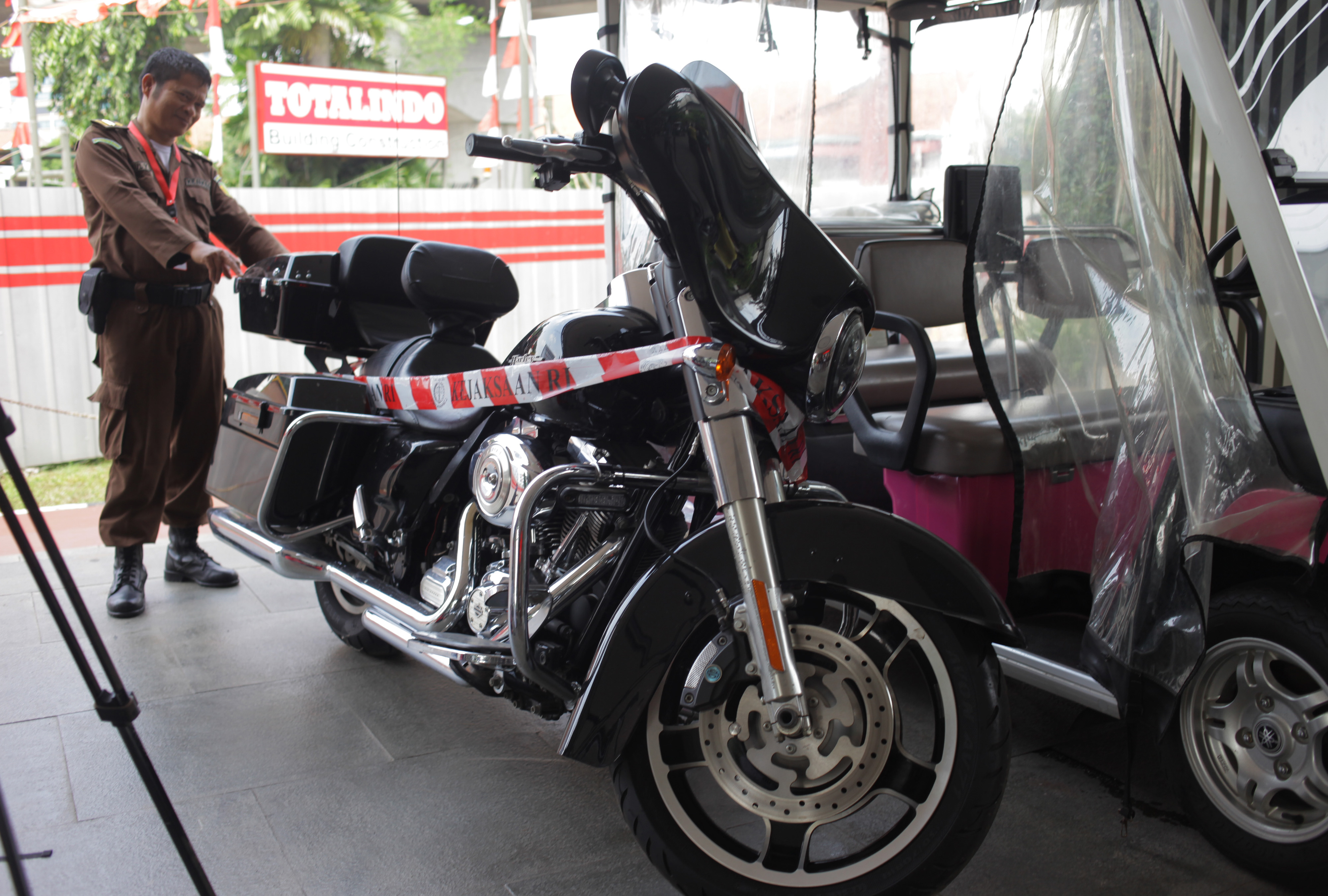 Barang bukti jenis motor Harley Davidson sitaan kasus korupsi PT Asuransi Jiwasraya (Persero)