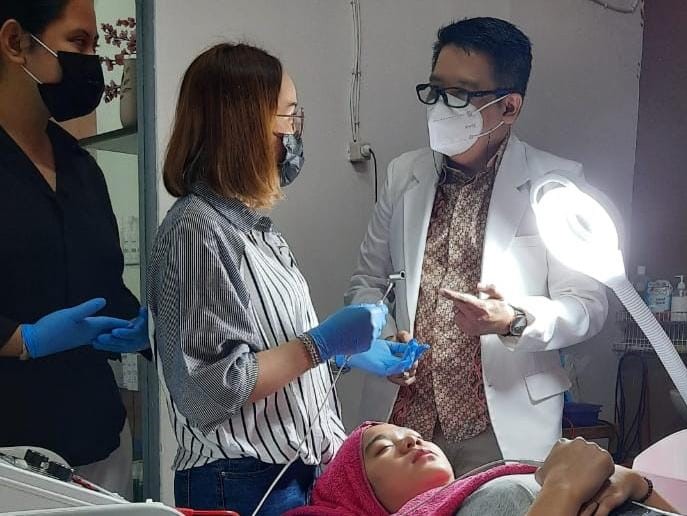 Semua produk suntikan dan infus pemutih tidak pernah mendapat persetujuan FDA maupun BPOM. 