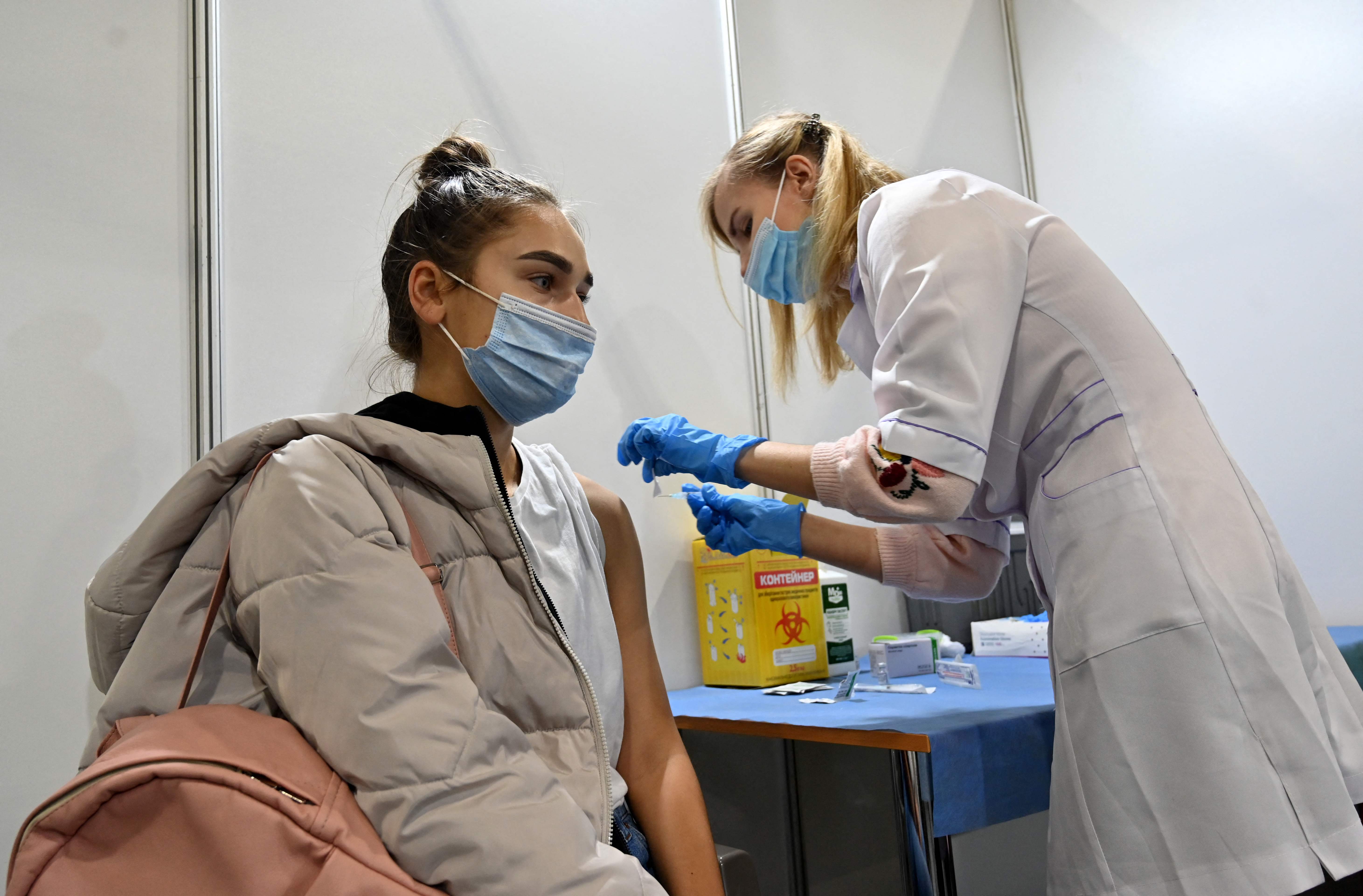 Ukraina Iming-Imingi Uang Tunai Agar Warga Mau Divaksin Covid-19