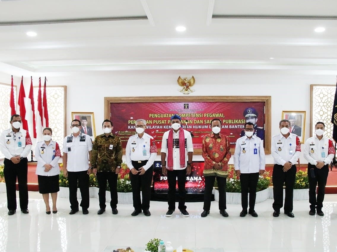 Serunya live streaming juga dimeriahkan oleh kehadiran narasumber berbagai kalangan muda mienial mulai dari praktisi hukum dan dosen.