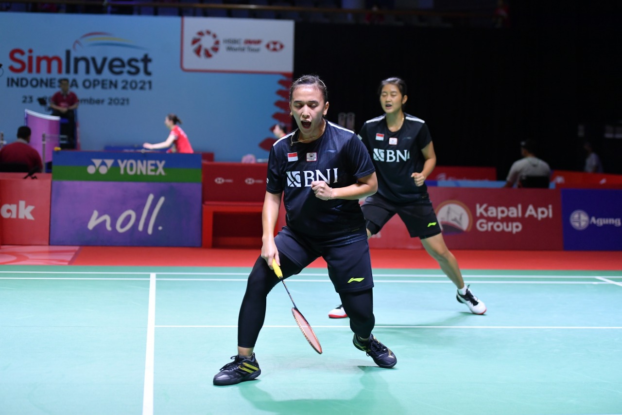 Ganda putri Febriana Dwipuji Kusuma/Amalia Cahaya Pratiwi melakoni