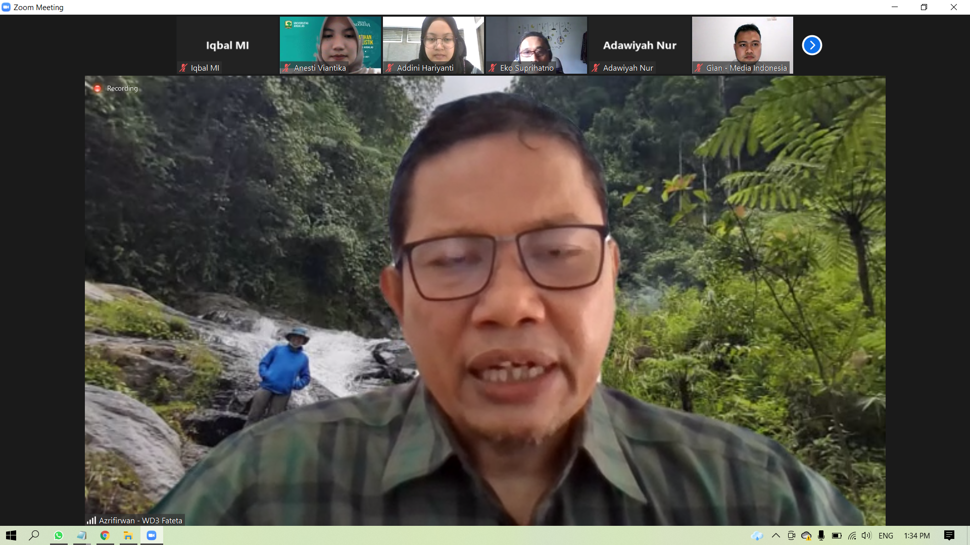 Pelatihan jurnalistik kerja sama Media Indonesia-Unand yang digelar daring, Minggu (14/11/2021)