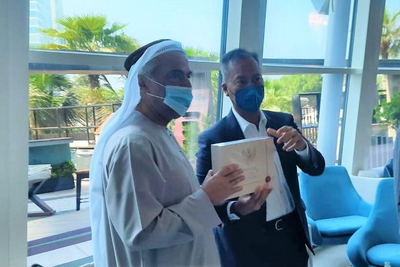 Menperin Agus (kanan) juga mengunjungi Persatuan Emirat Arab, sekaligus bertemu calon investor potensial, Al Khaleej Sugar (AKS).