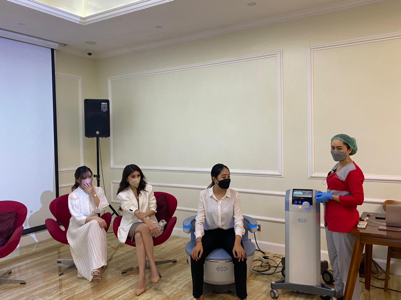 Menggunakan teknologi High Intensity Focused Electro Magnetic, terapi magic chair bermanfaat menguatkan otot-otot dasar panggul.