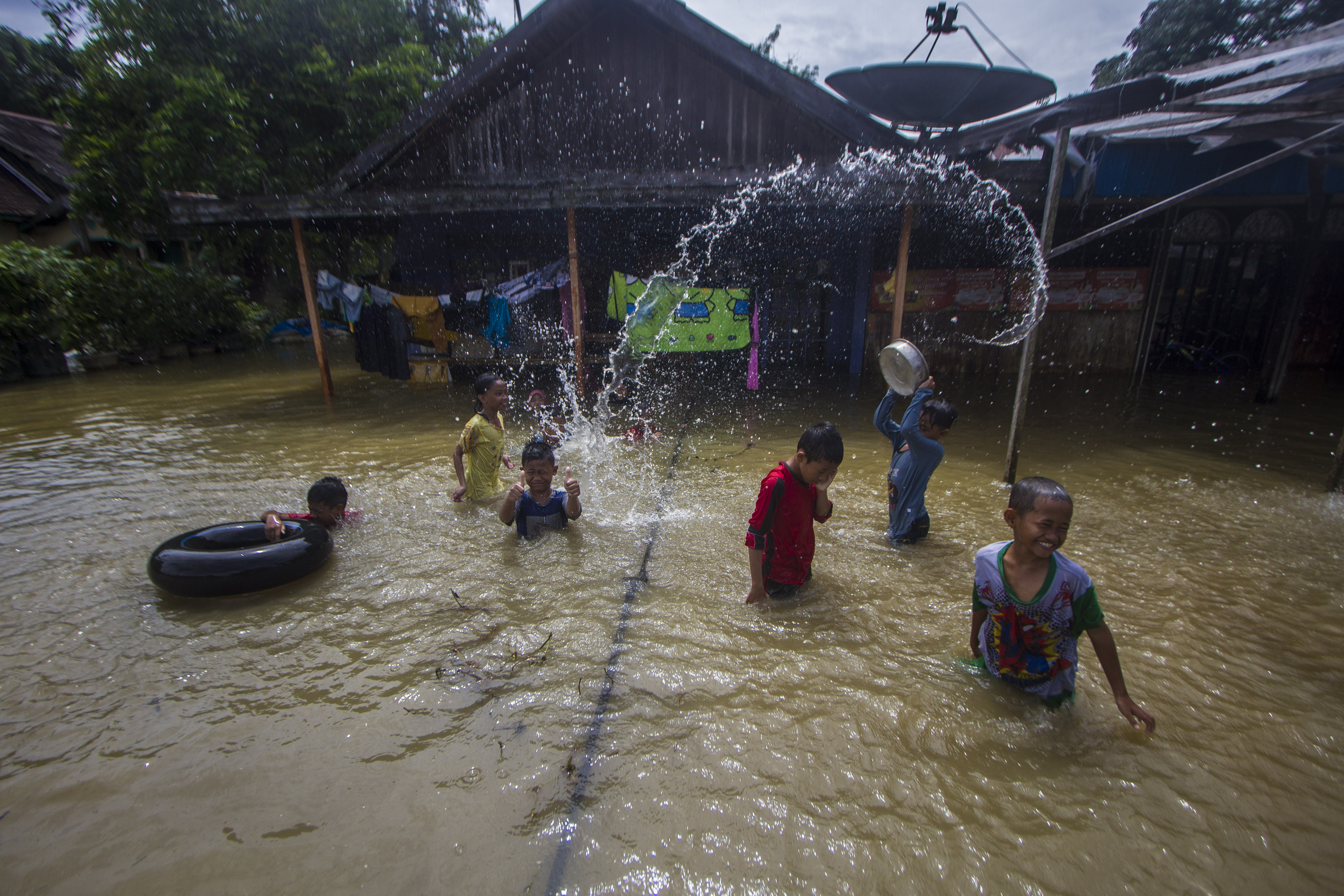 Kalimantan Selatan darurat banjir. 