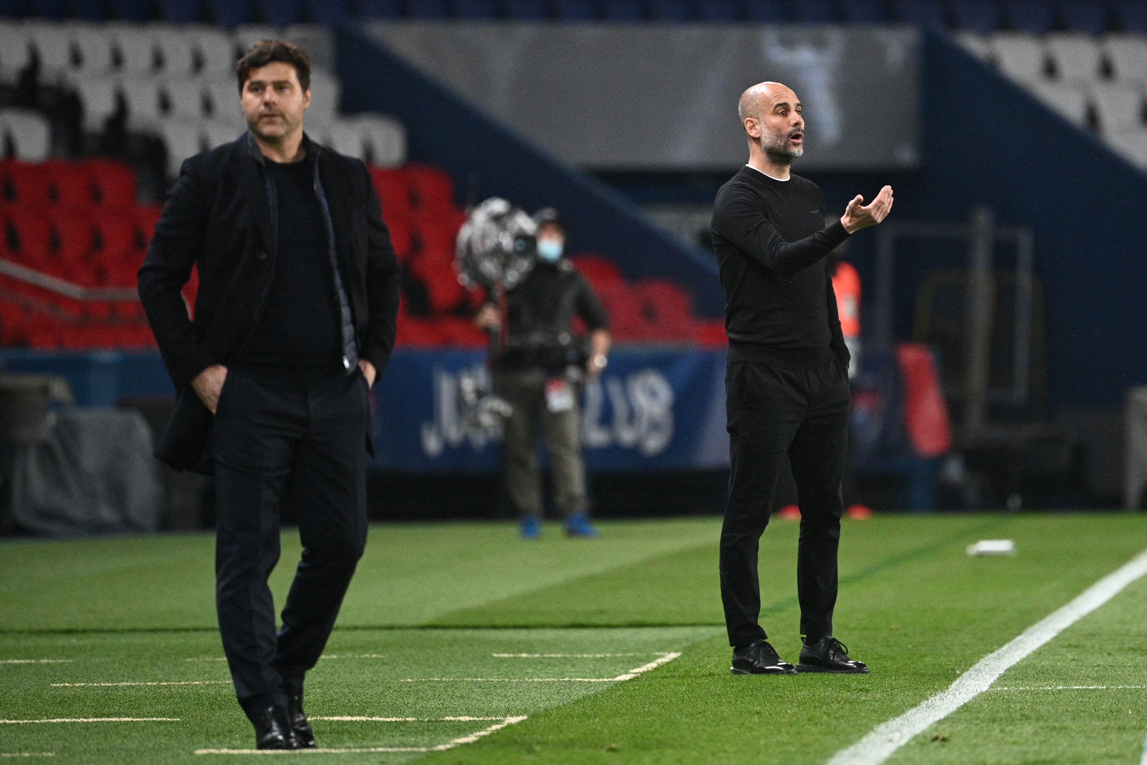 Pelatih MAnchester City Pep Guardiola (kanan) bersama Pelatih PSG Mauricio Pochettino